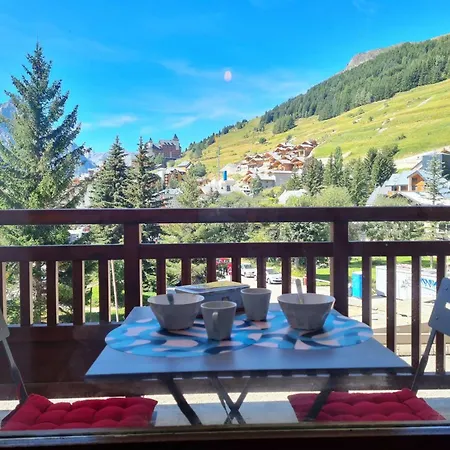 In Les Deux Alpes, Area Access Apartment